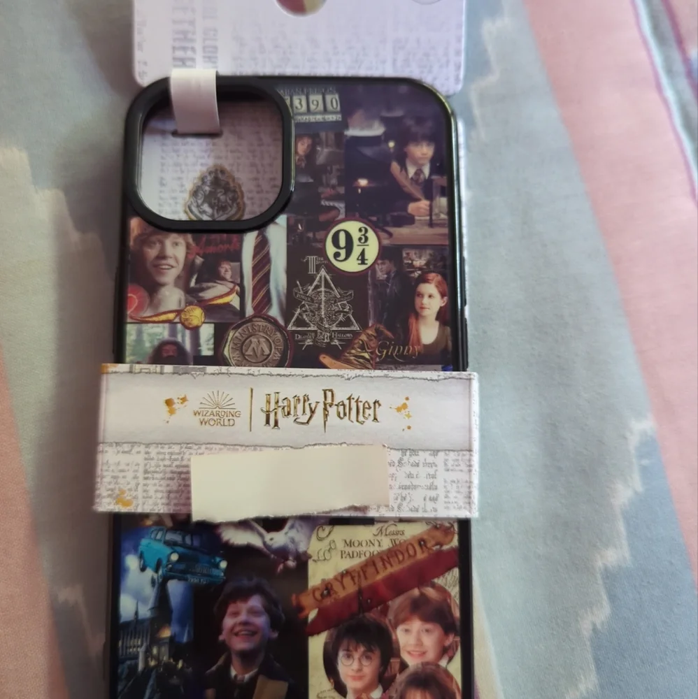 Harry Potter iPhone 13 phone skin